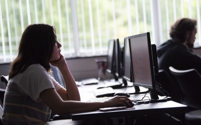 College Sets the Standard in Online Learning